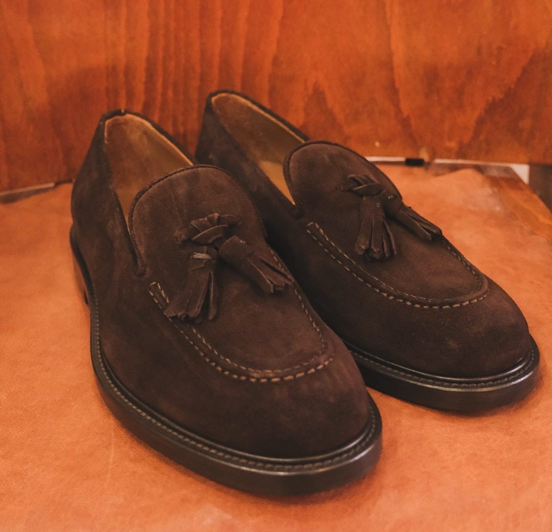 Tassel suede dark brown
