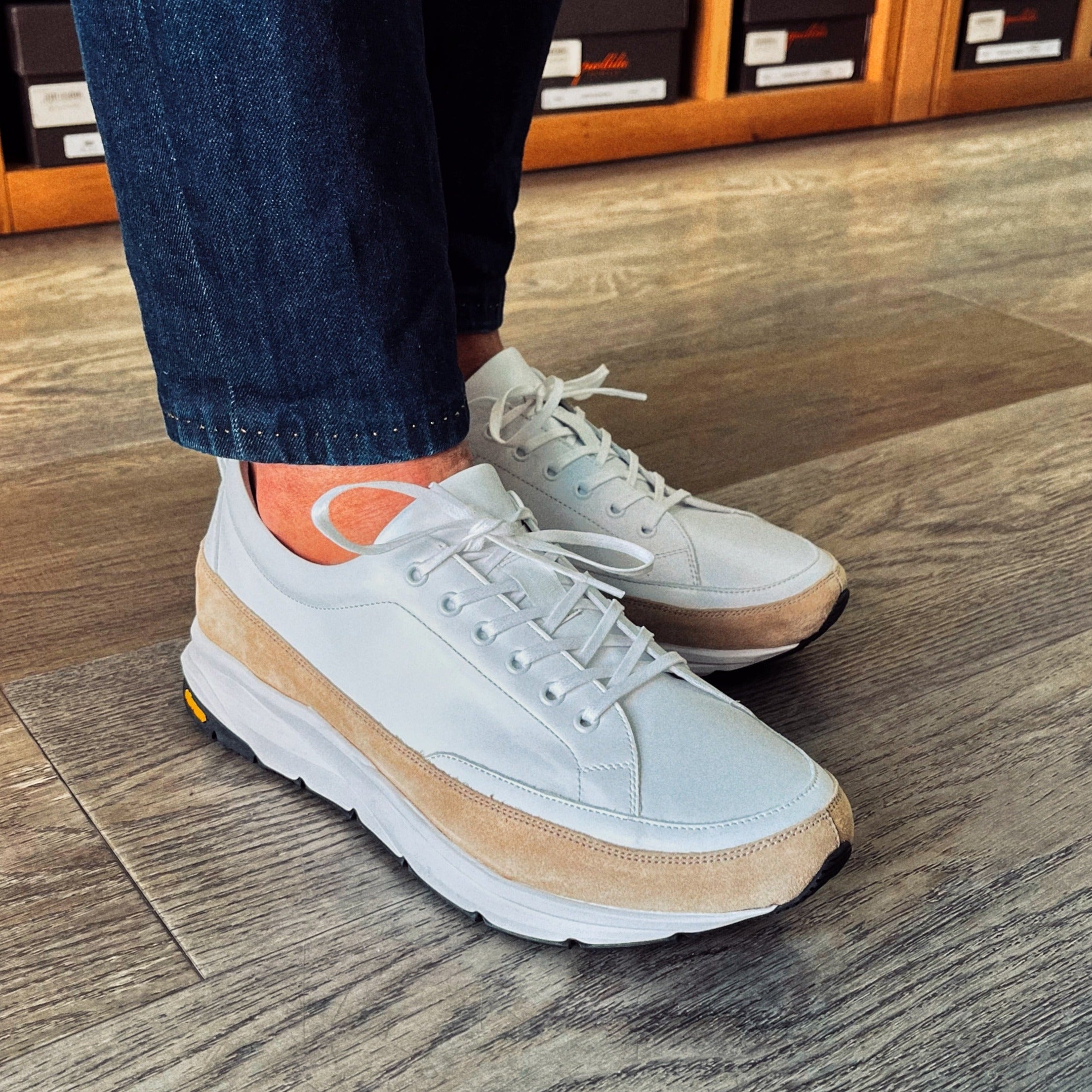 White sneakers with suede insert