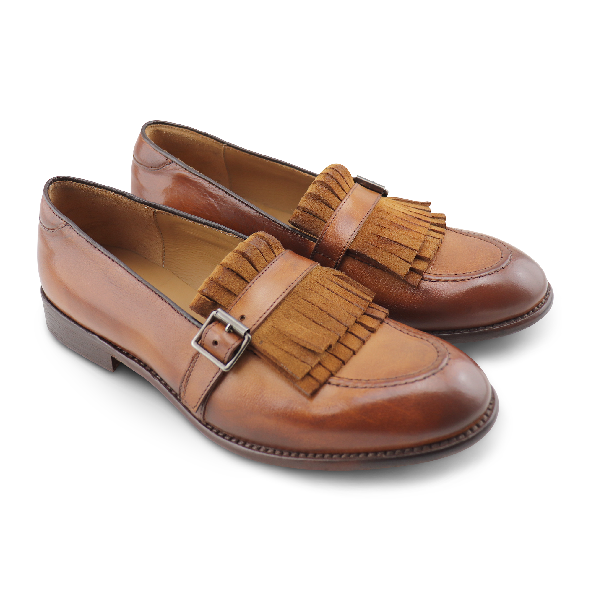 Buckle and fringe in buffalo leather