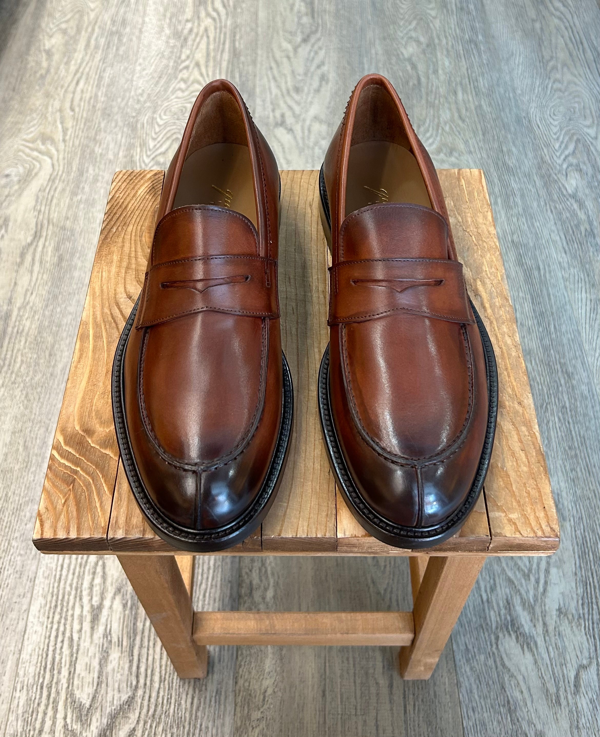 College in rum leather