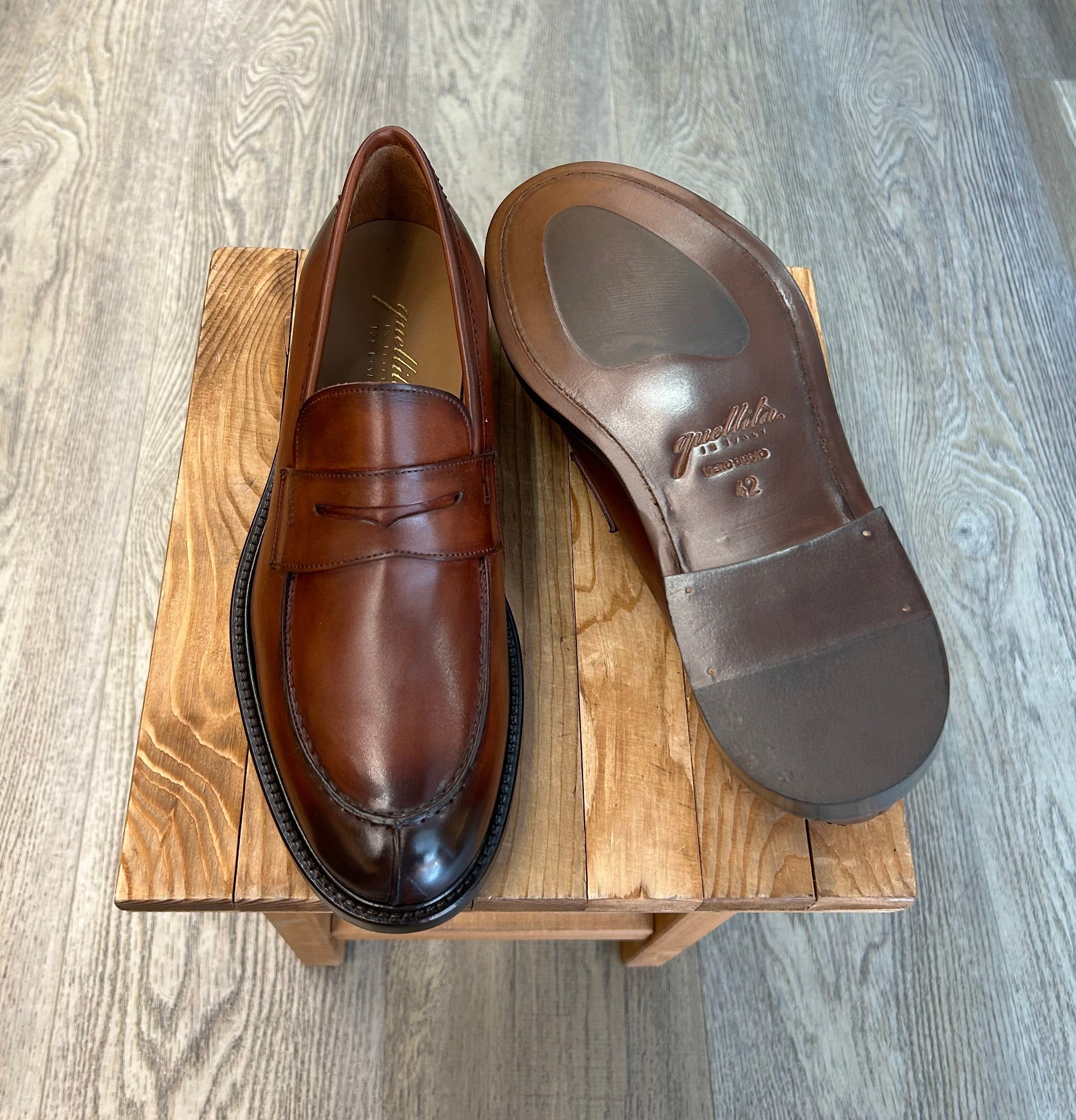 College in rum leather