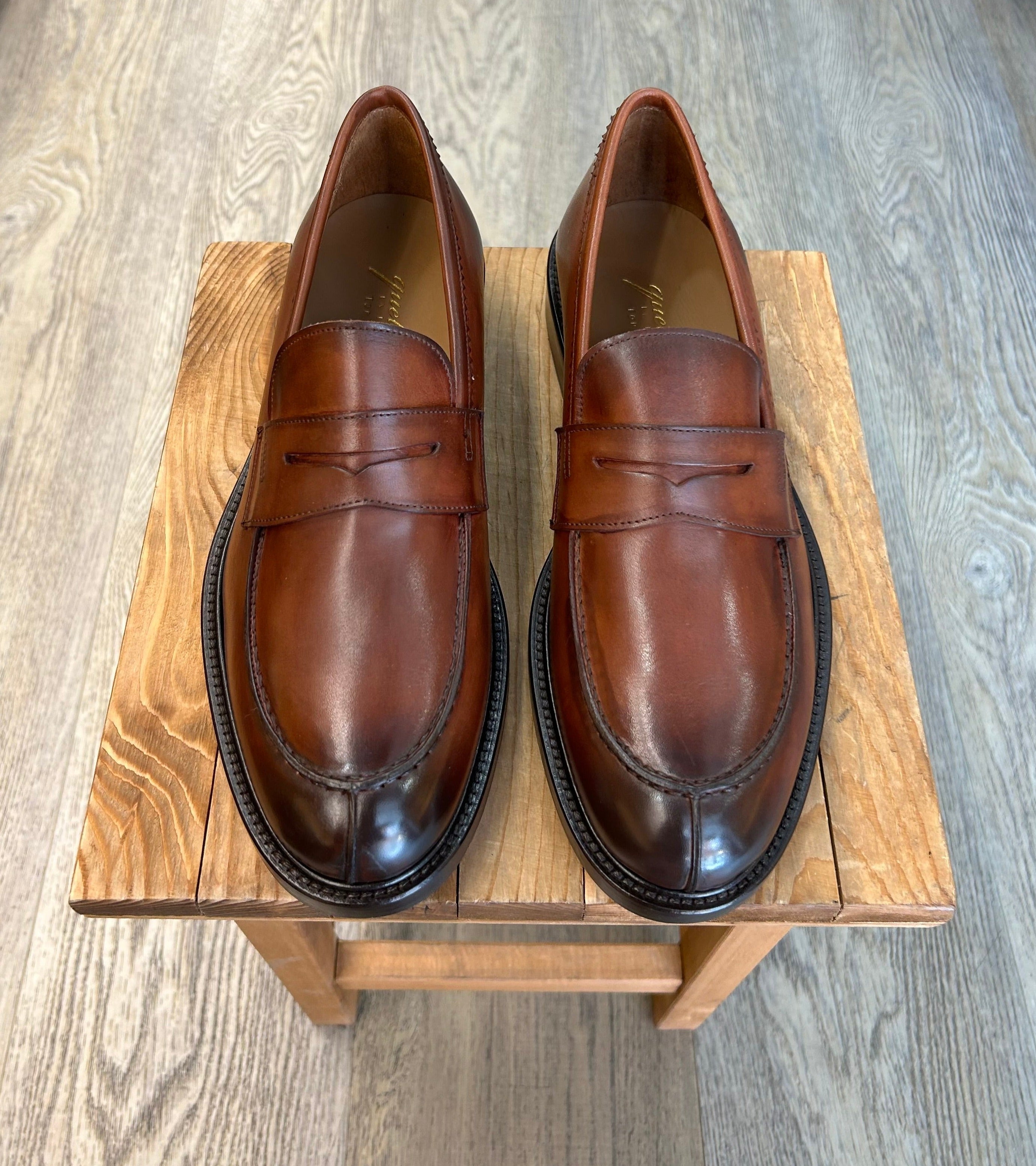 College in rum leather