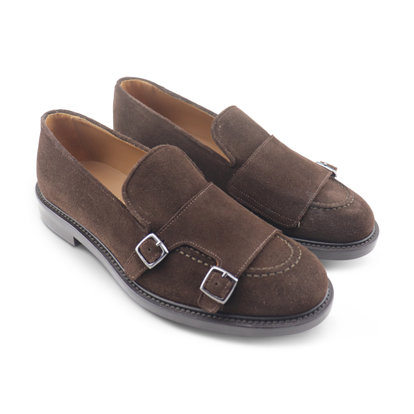 Double buckle in dark brown suede