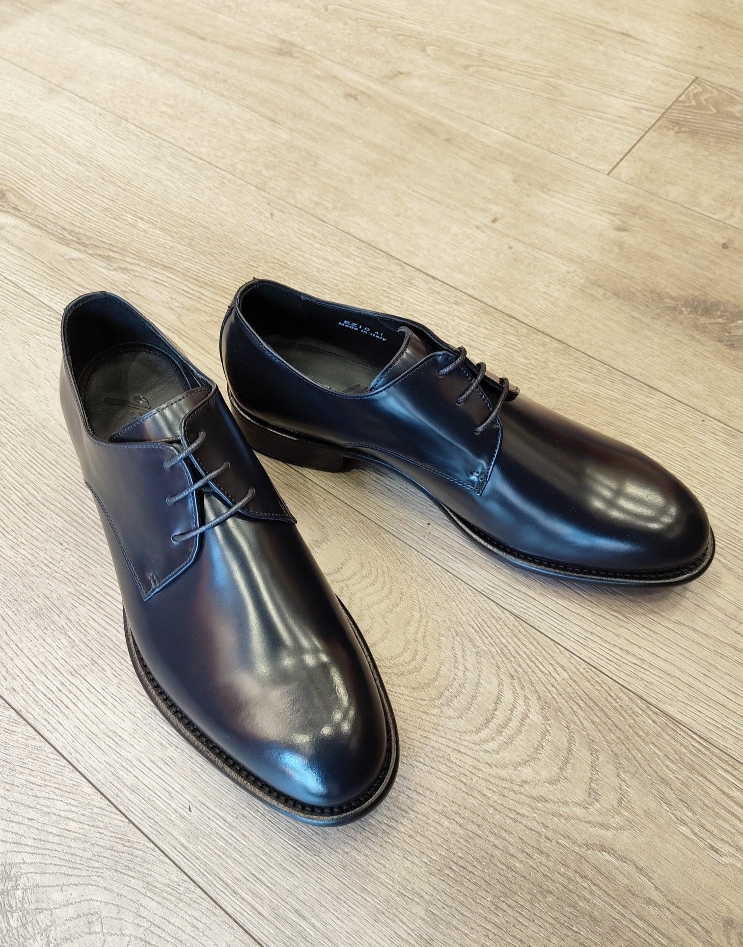 Derby in pelle abrasivato blu