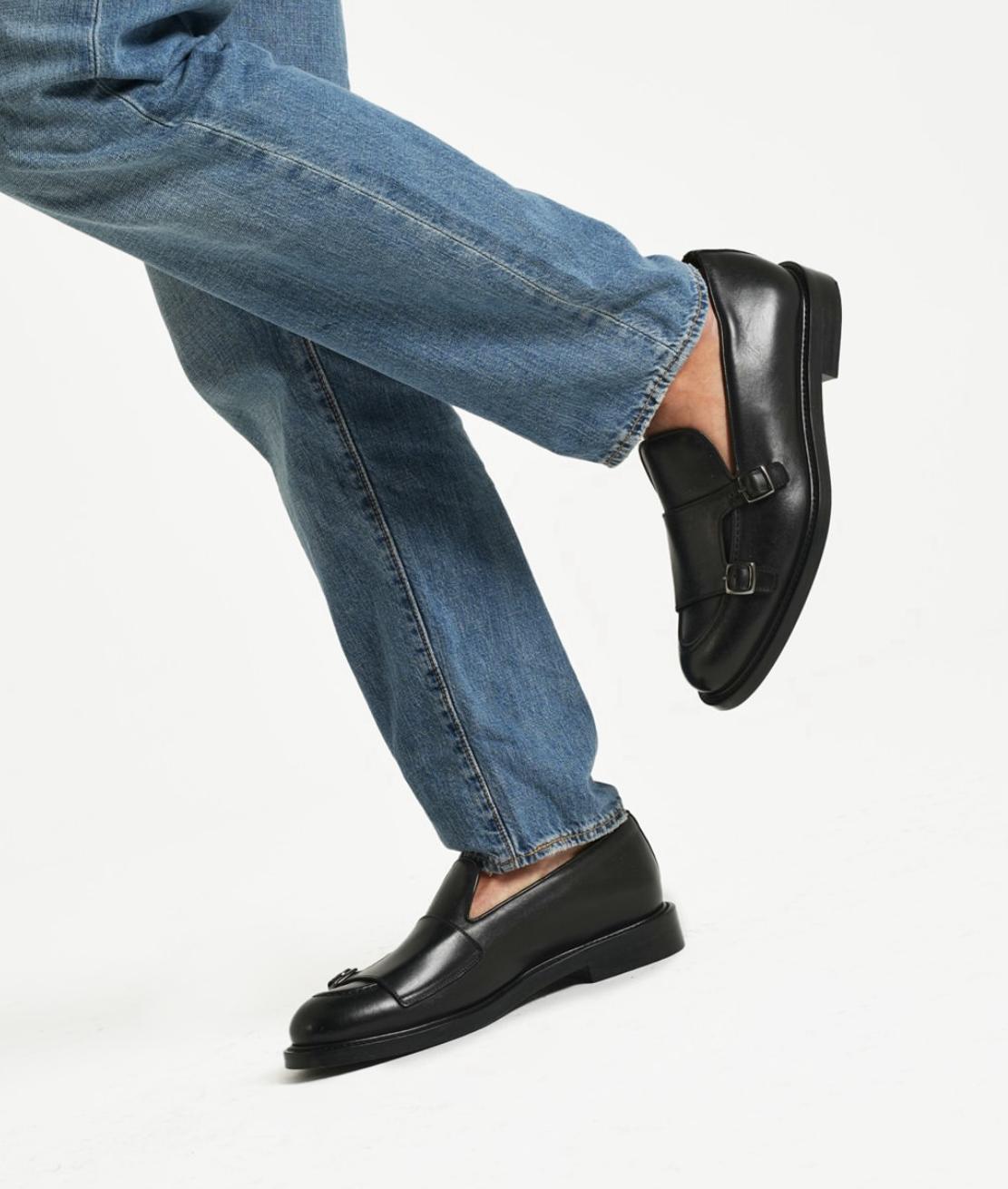 Doppia fibbia nera in pelle