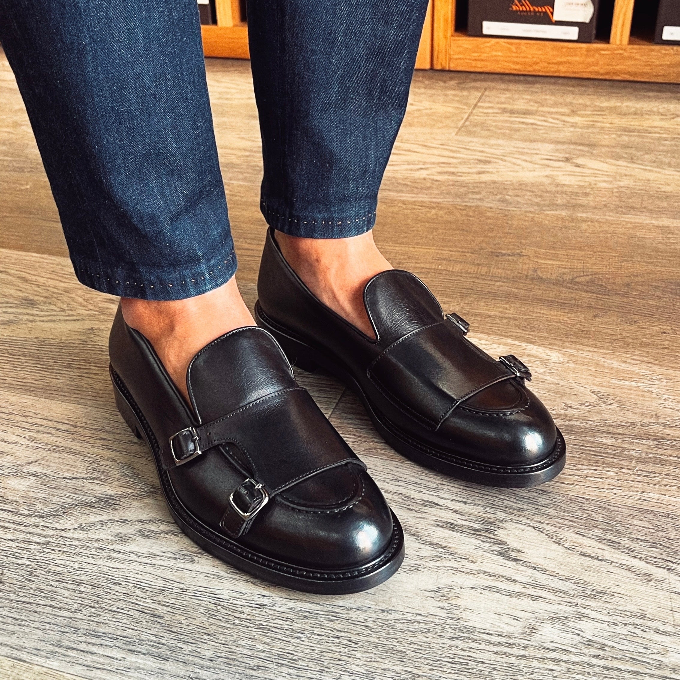 Black leather double buckle