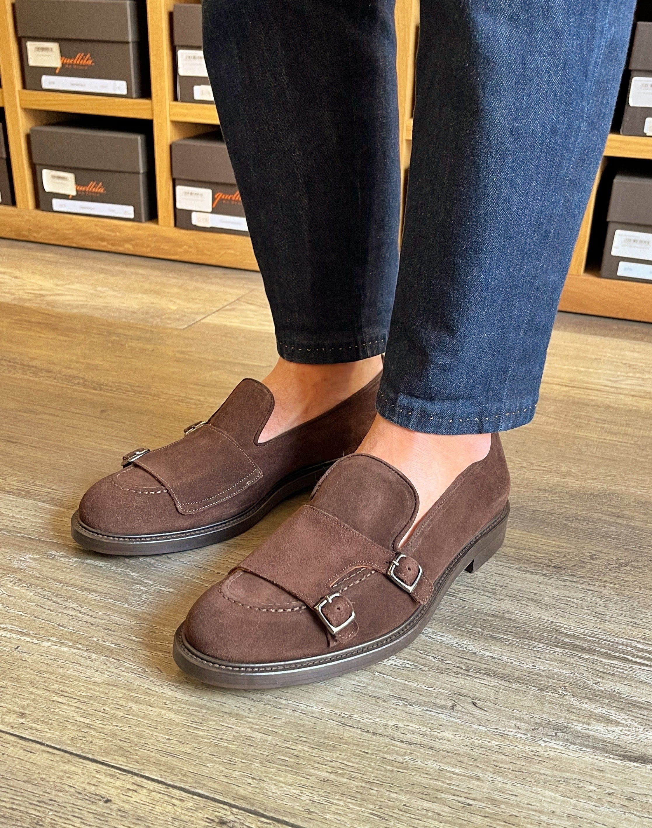 Doppia fibbia in camoscio testa di moro