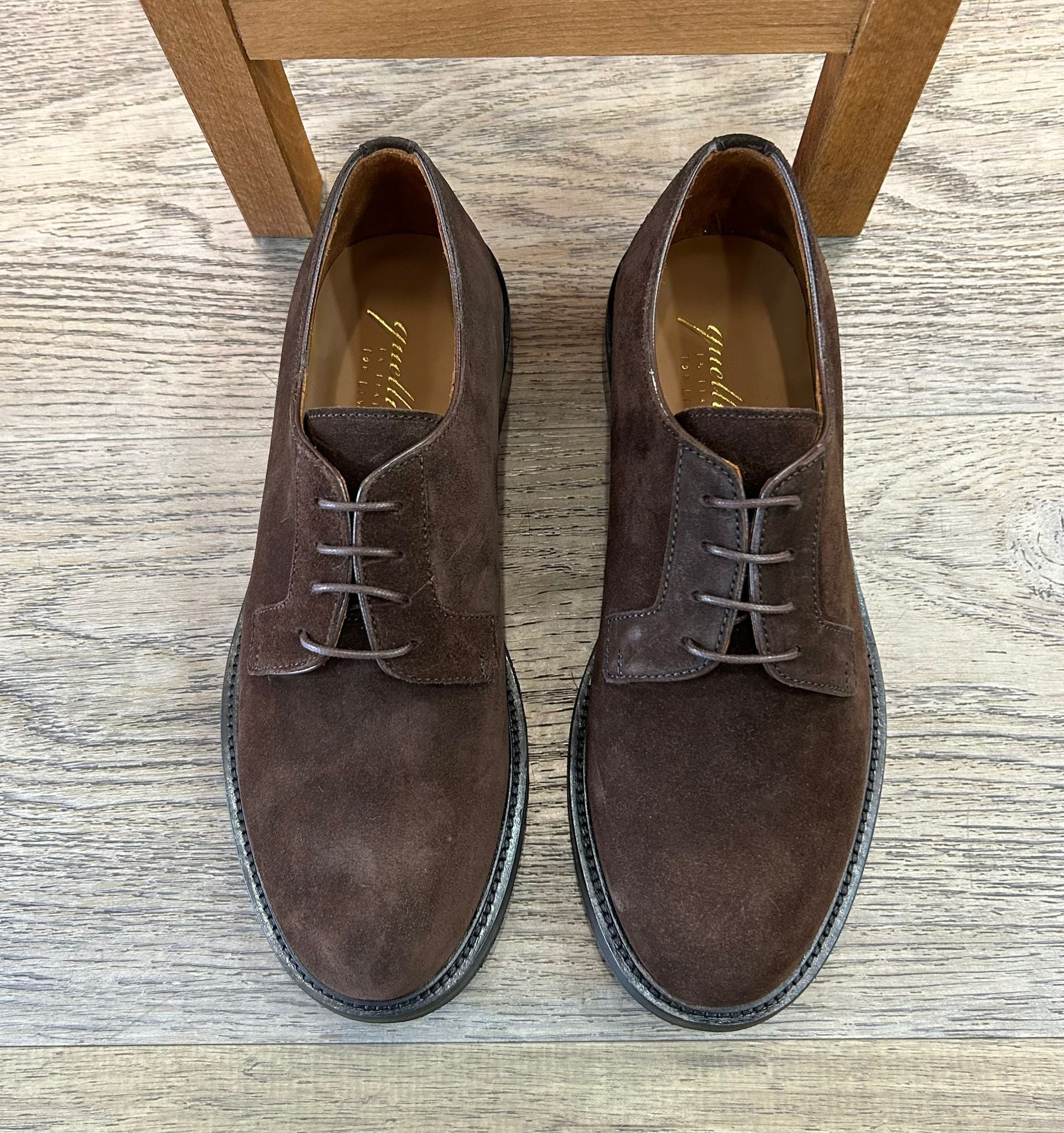 Derby testa di moro in camoscio