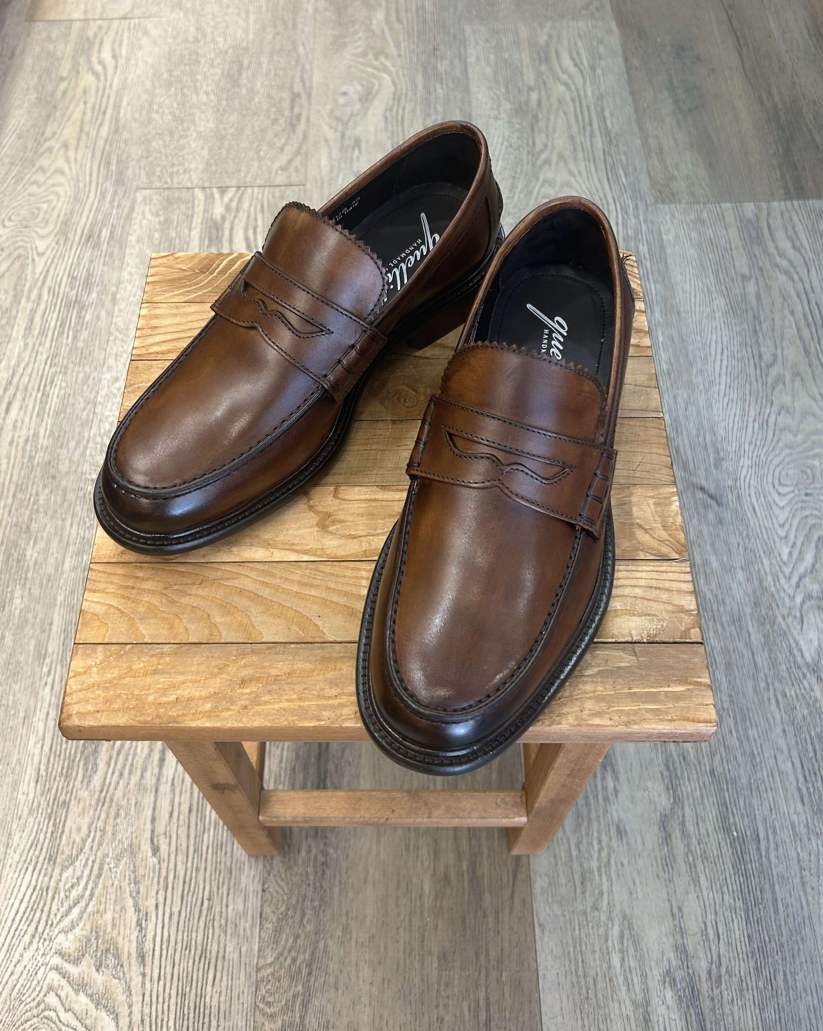 College Cerro Leather