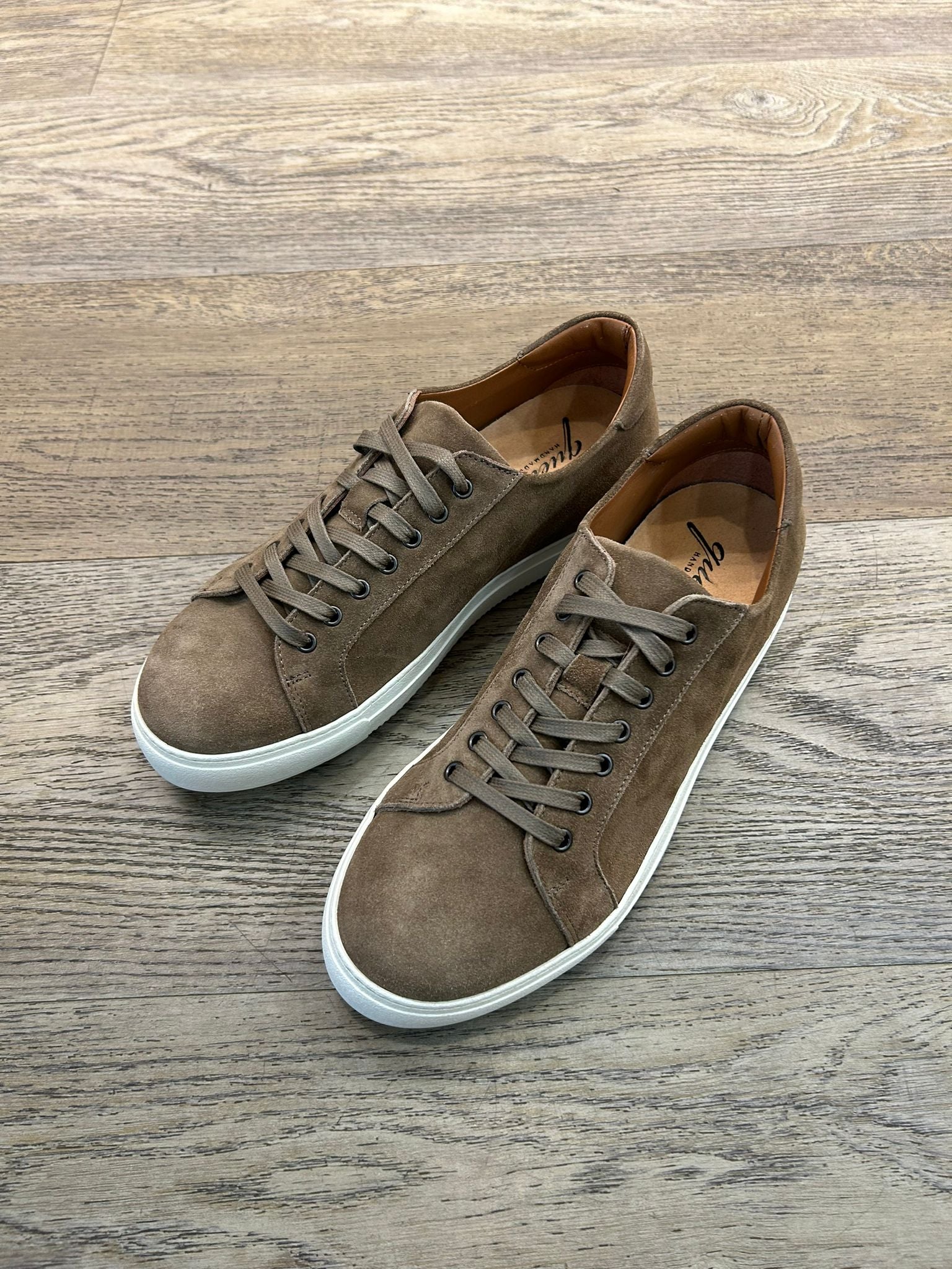 Vibram sneakers in taupe suede