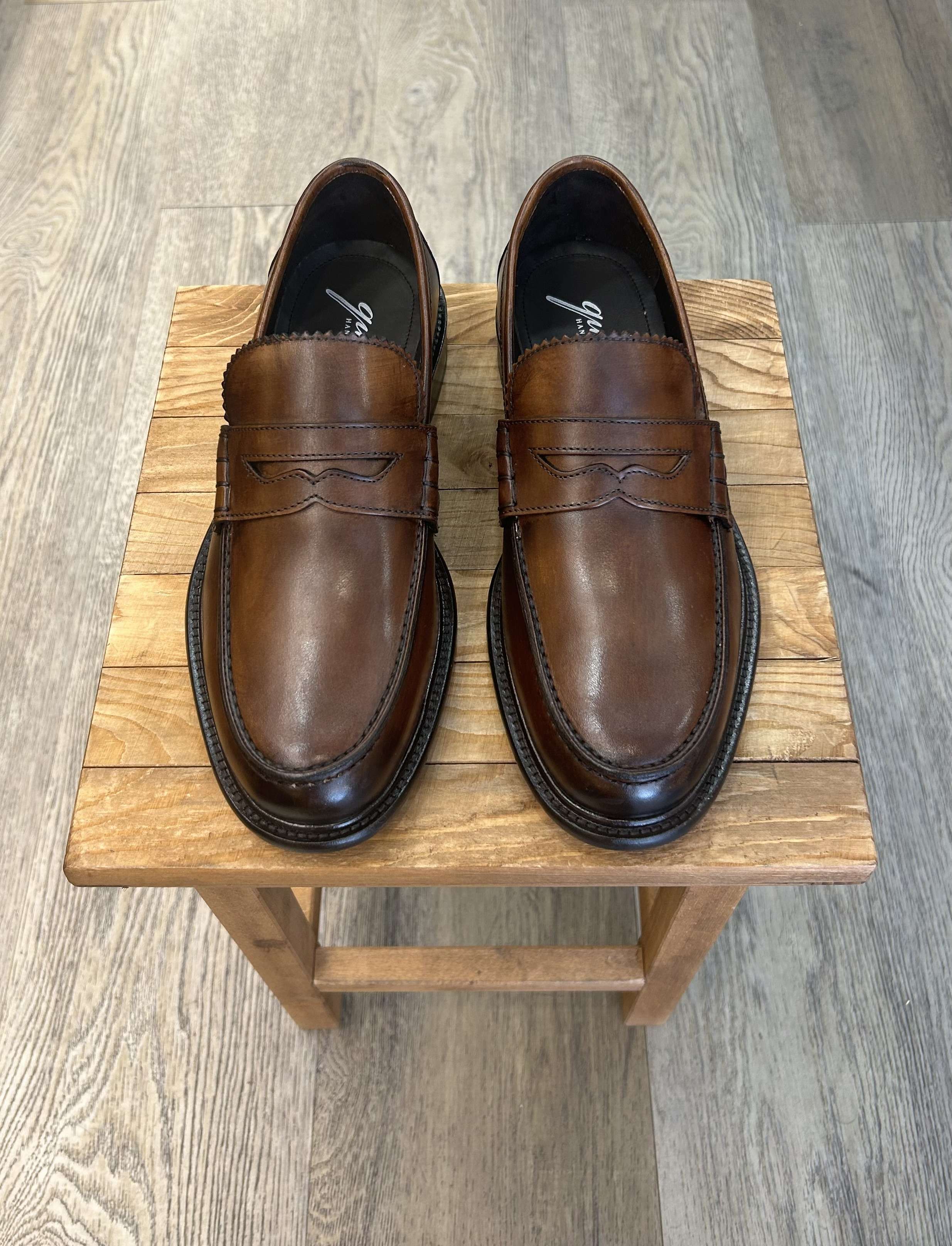 College Cerro Leather