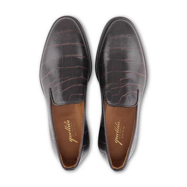 Slippers in dark brown coconut leather