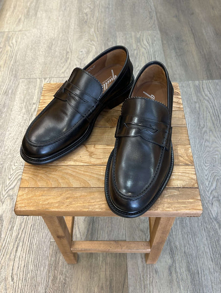 College nero in pelle