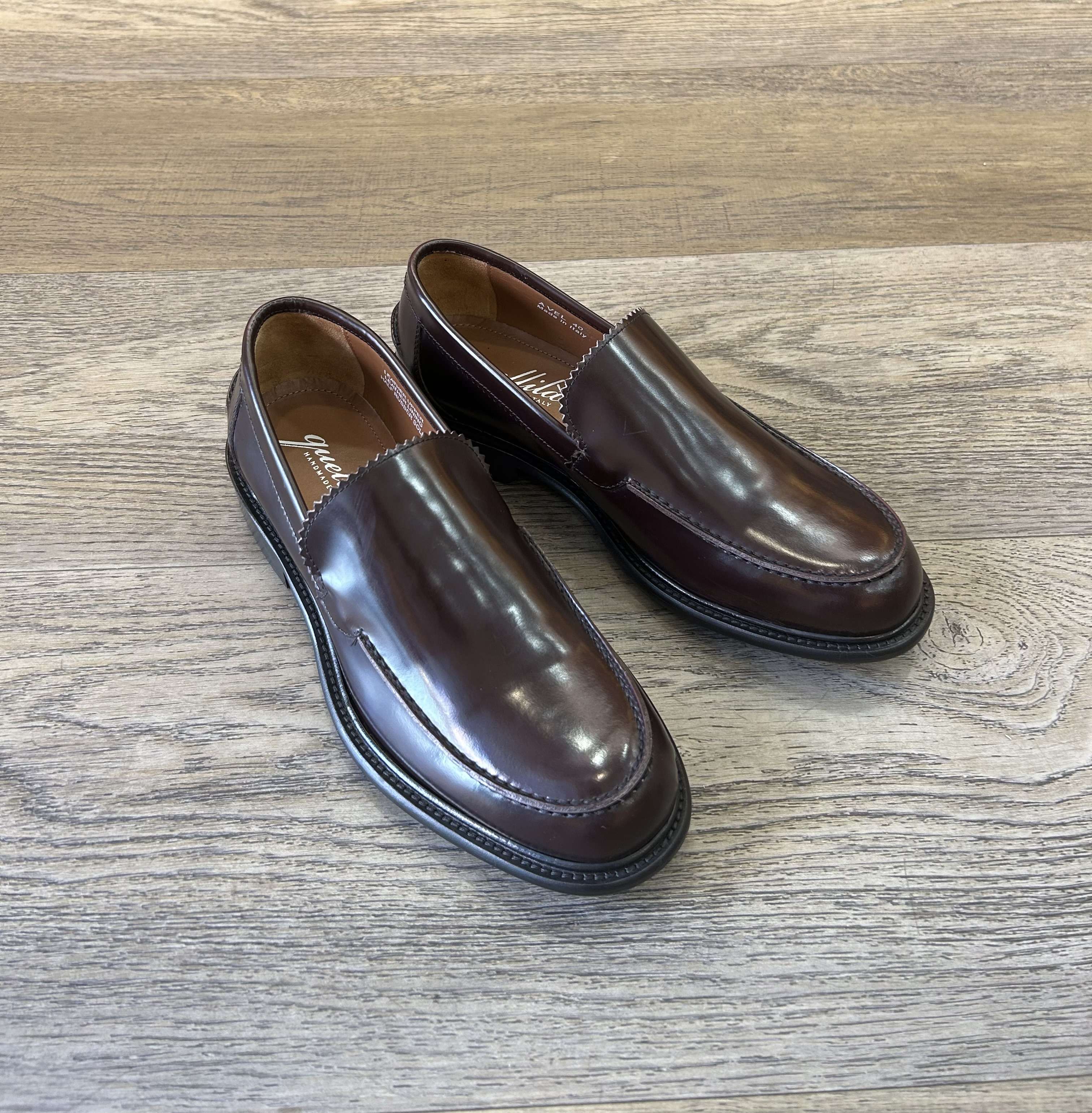 Mocassins bordeaux en cuir brossé