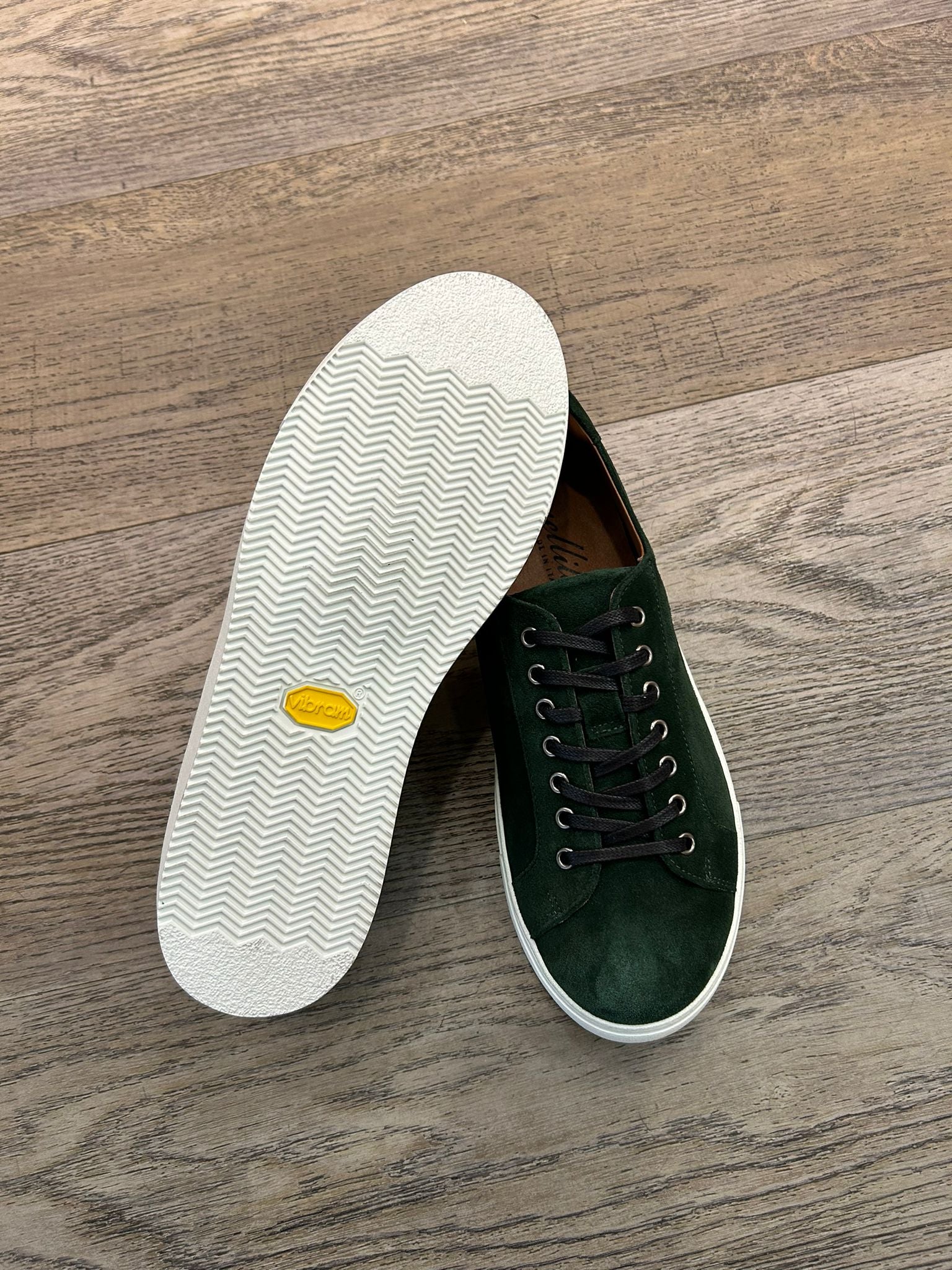 Sneakers Vibram in camoscio smeraldo